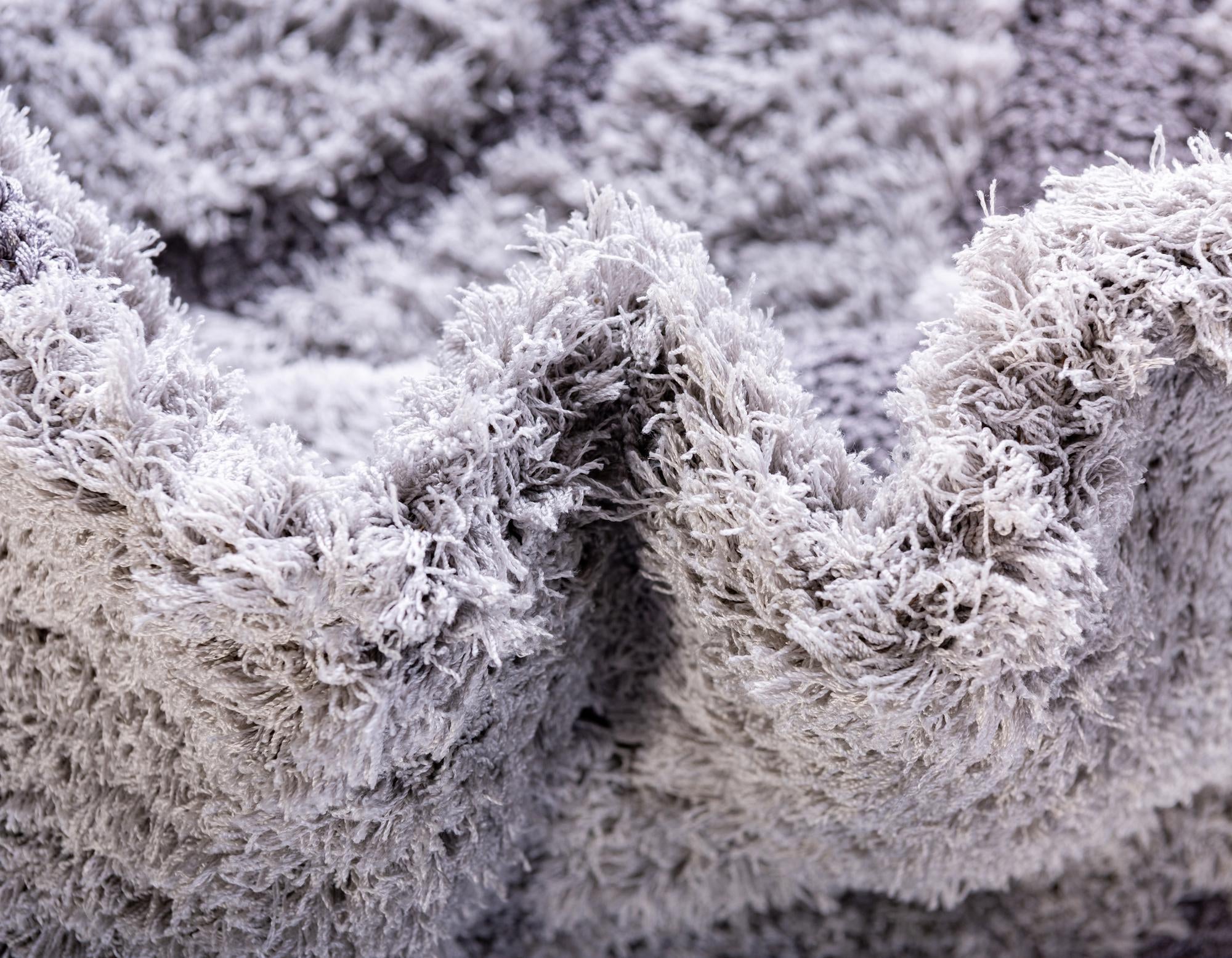2' 7 x 10' Floral Shag Runner Rug