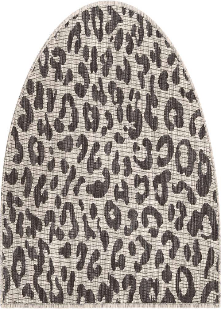 2' 2 x 3' 7 Easy-Clean Safari Indoor / Outdoor Hearth Rug