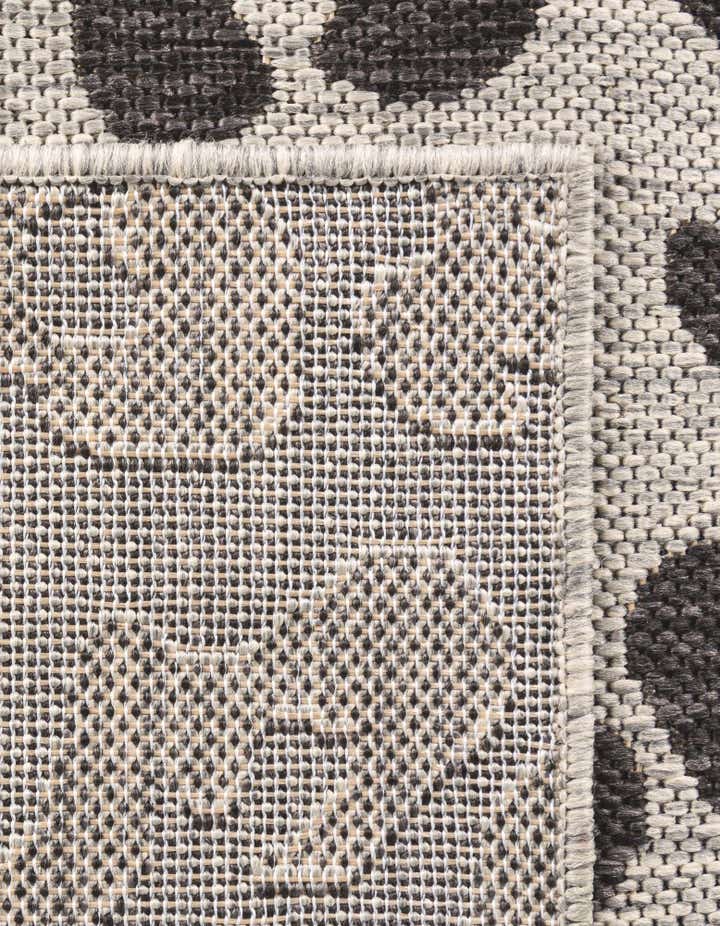 5' 3 x 5' 3 Easy-Clean Safari Indoor / Outdoor Octagon Rug