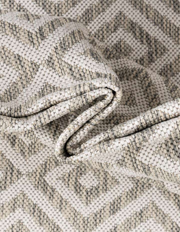 7' 10 x 10' Easy-Clean Jill Zarin Costa Rica Indoor / Outdoor Oval Rug