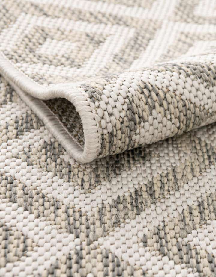 7' 10 x 10' Easy-Clean Jill Zarin Costa Rica Indoor / Outdoor Oval Rug