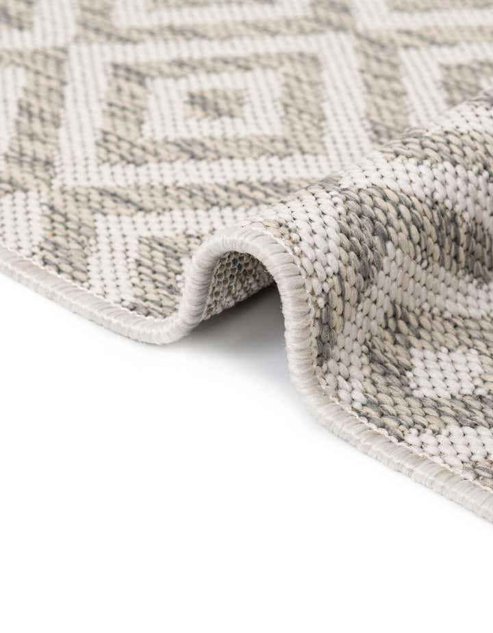 7' 10 x 10' Easy-Clean Jill Zarin Costa Rica Indoor / Outdoor Oval Rug