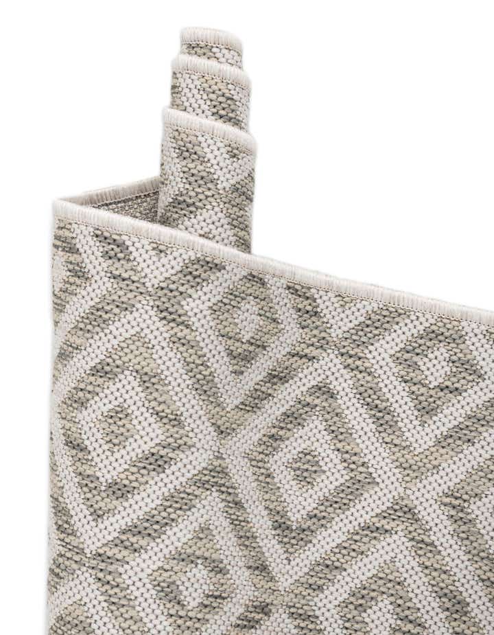 7' 10 x 10' Easy-Clean Jill Zarin Costa Rica Indoor / Outdoor Oval Rug