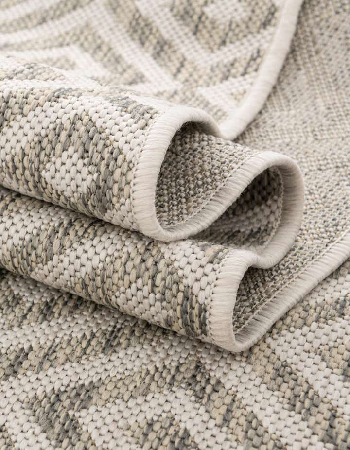 7' 10 x 10' Easy-Clean Jill Zarin Costa Rica Indoor / Outdoor Oval Rug