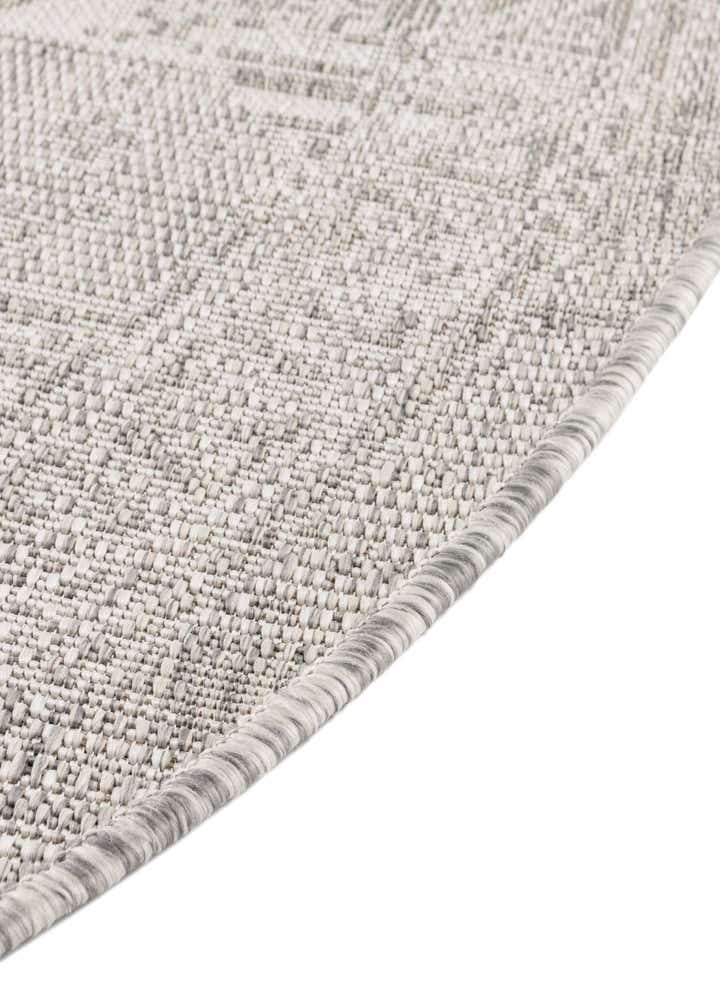 7' 10 x 10' Easy-Clean Aztec Indoor / Outdoor Oval Rug