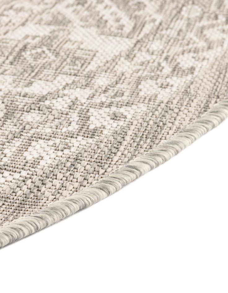 Detail image of 3' x 5' 3 Easy-Clean Aztec Indoor / Outdoor Oval Rug