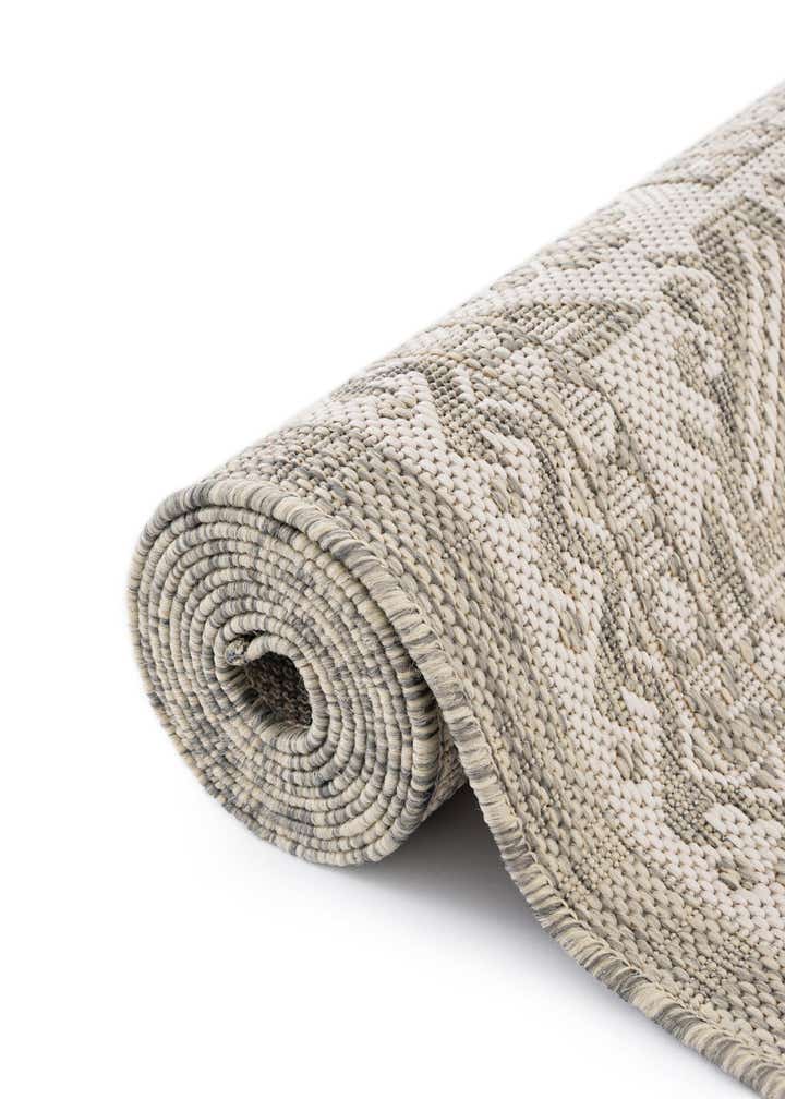 7' 10 x 10' Easy-Clean Aztec Indoor / Outdoor Oval Rug