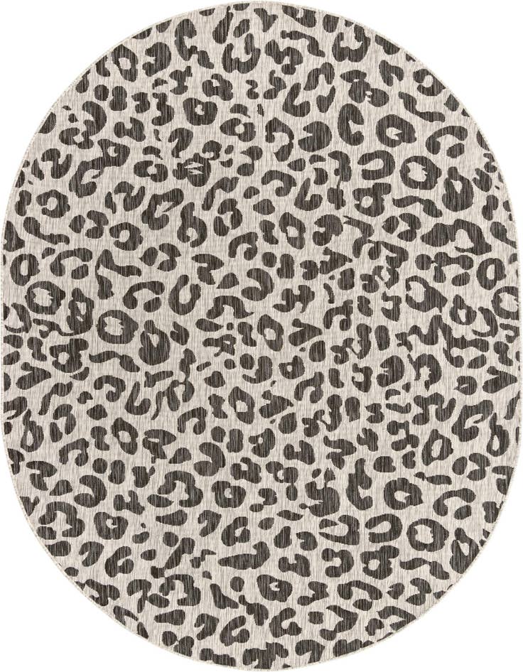 Detail image of 7' 10 x 10' Easy-Clean Safari Indoor / Outdoor Oval Rug