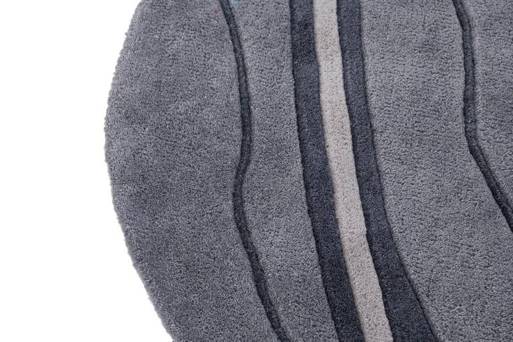 Detail image of 1' 10 x 3' 8 Playtime Kids Wool Oval Rug