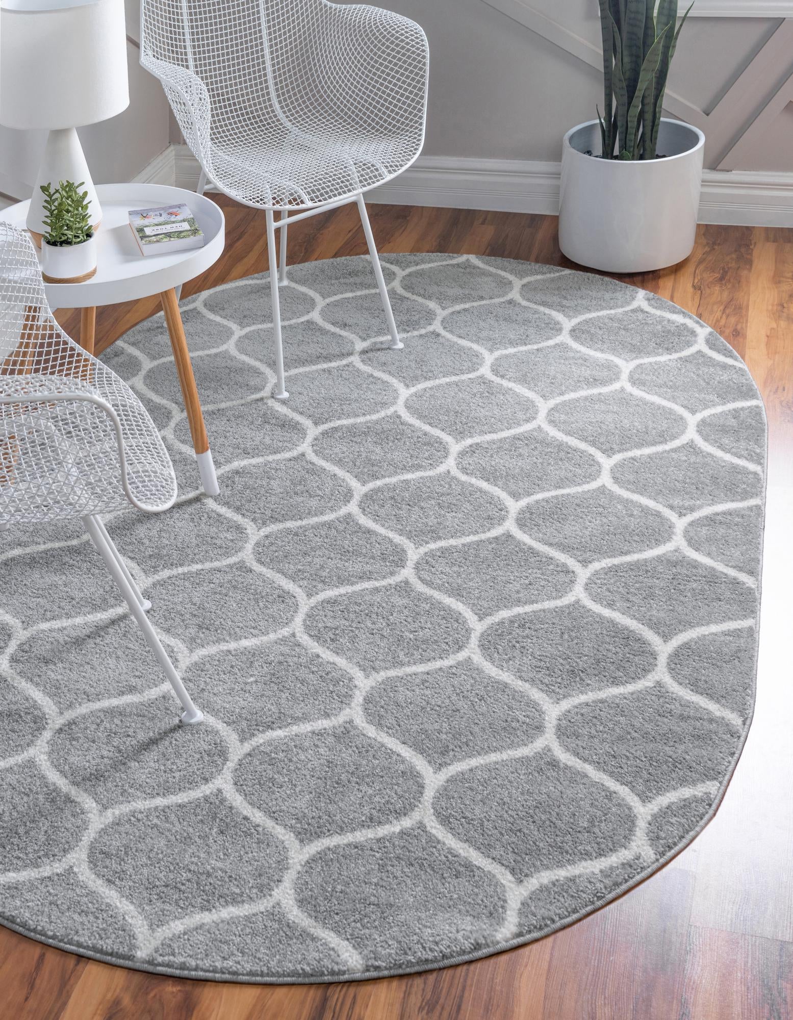 Primary image 7' 10 x 10' Trellis Frieze Oval Rug