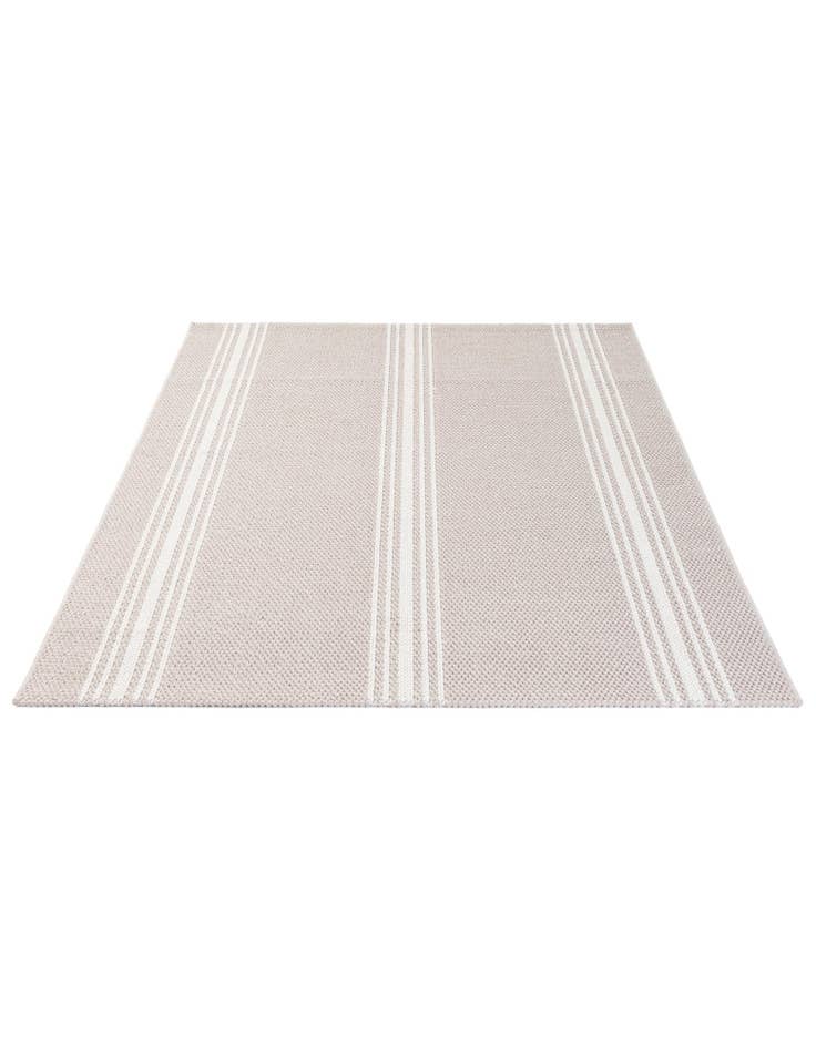 Detail image of 5' 3 x 7' 6  Rug