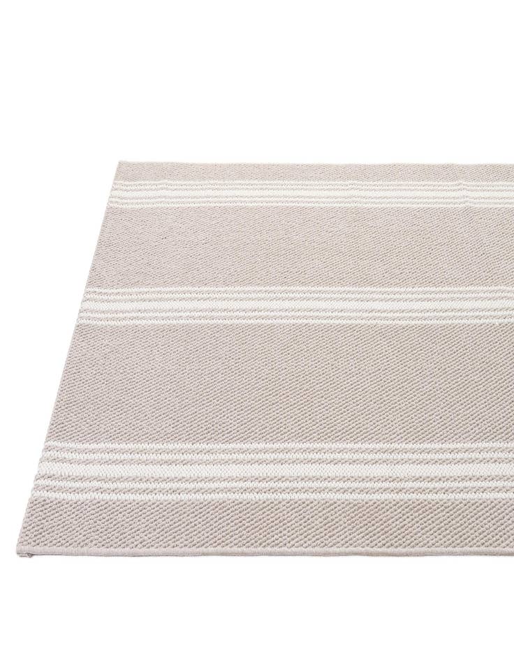 Detail image of 5' 3 x 7' 6  Rug