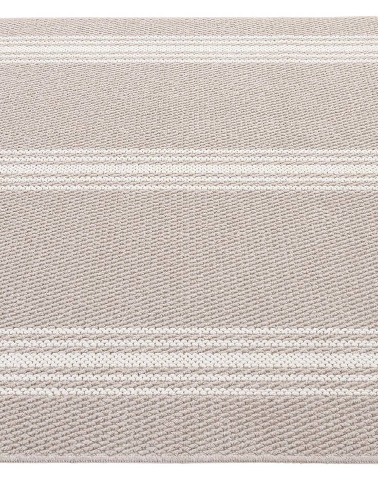 Detail image of 5' 3 x 7' 6  Rug