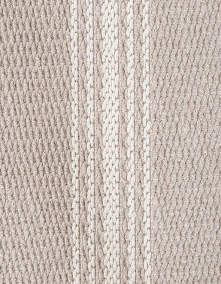 Detail image of 5' 3 x 7' 6  Rug