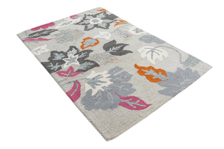 Detail image of 4' 1 x 6' Agra Rug