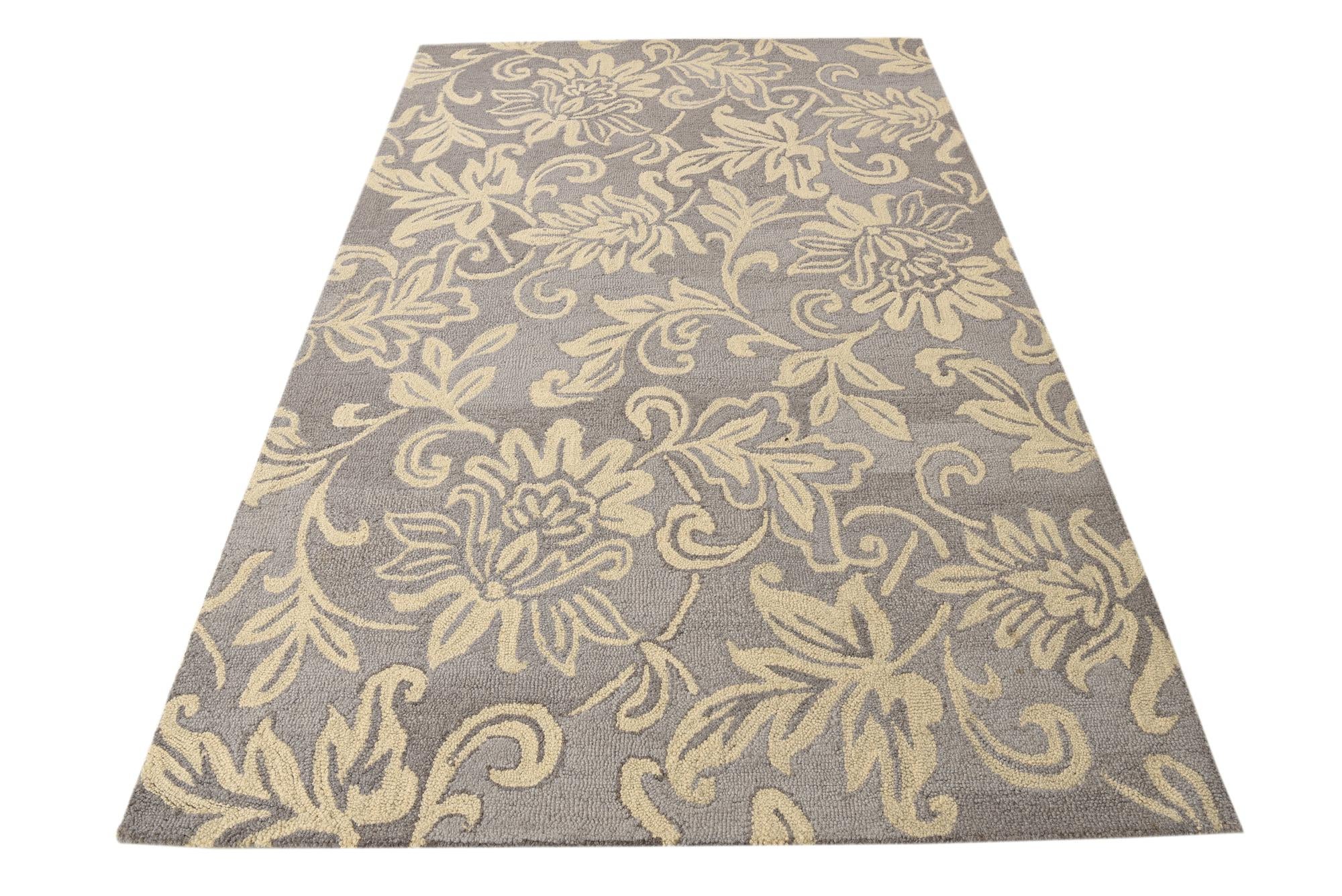 5' x 8' Agra Rug