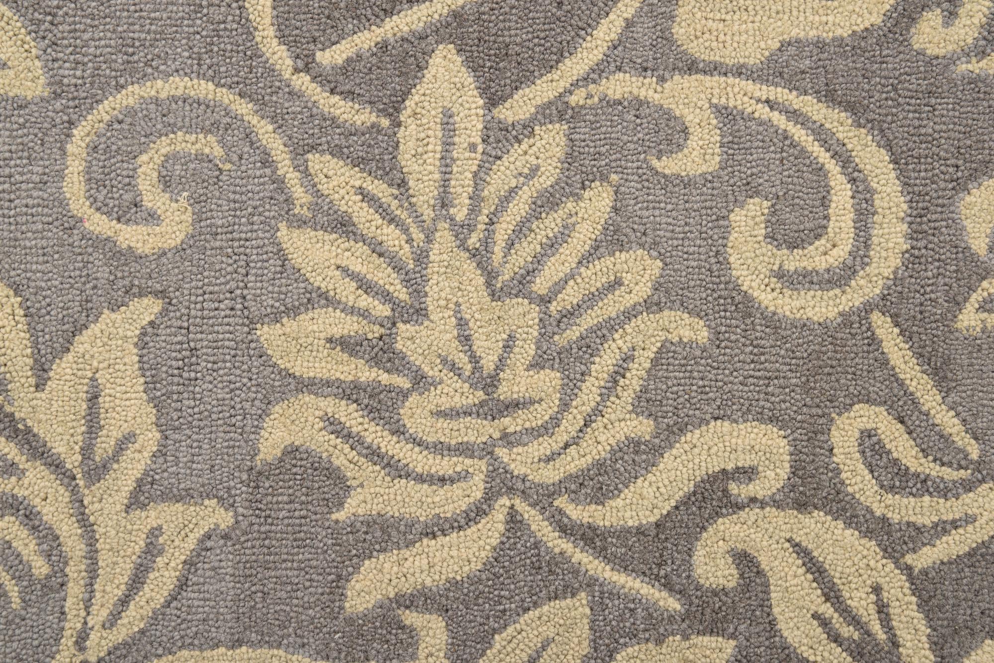 5' x 8' Agra Rug