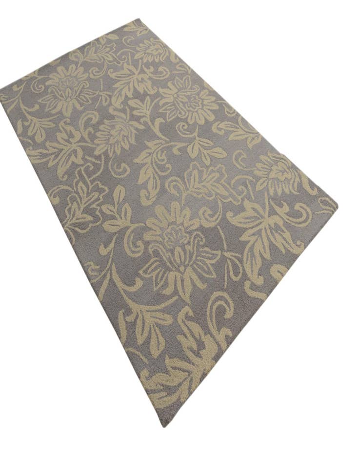 Detail image of 5' x 8' Agra Rug