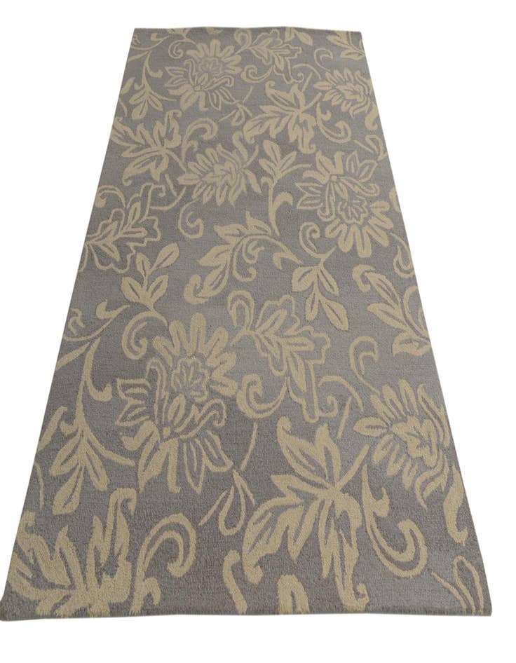 Detail image of 5' x 8' Agra Rug