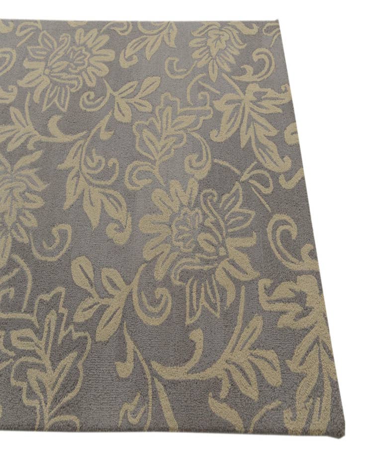 Detail image of 5' x 8' Agra Rug