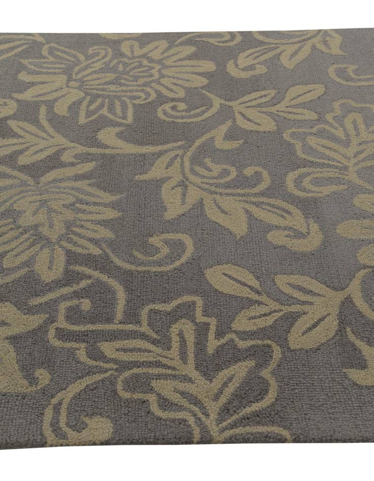 Detail image of 5' x 8' Agra Rug