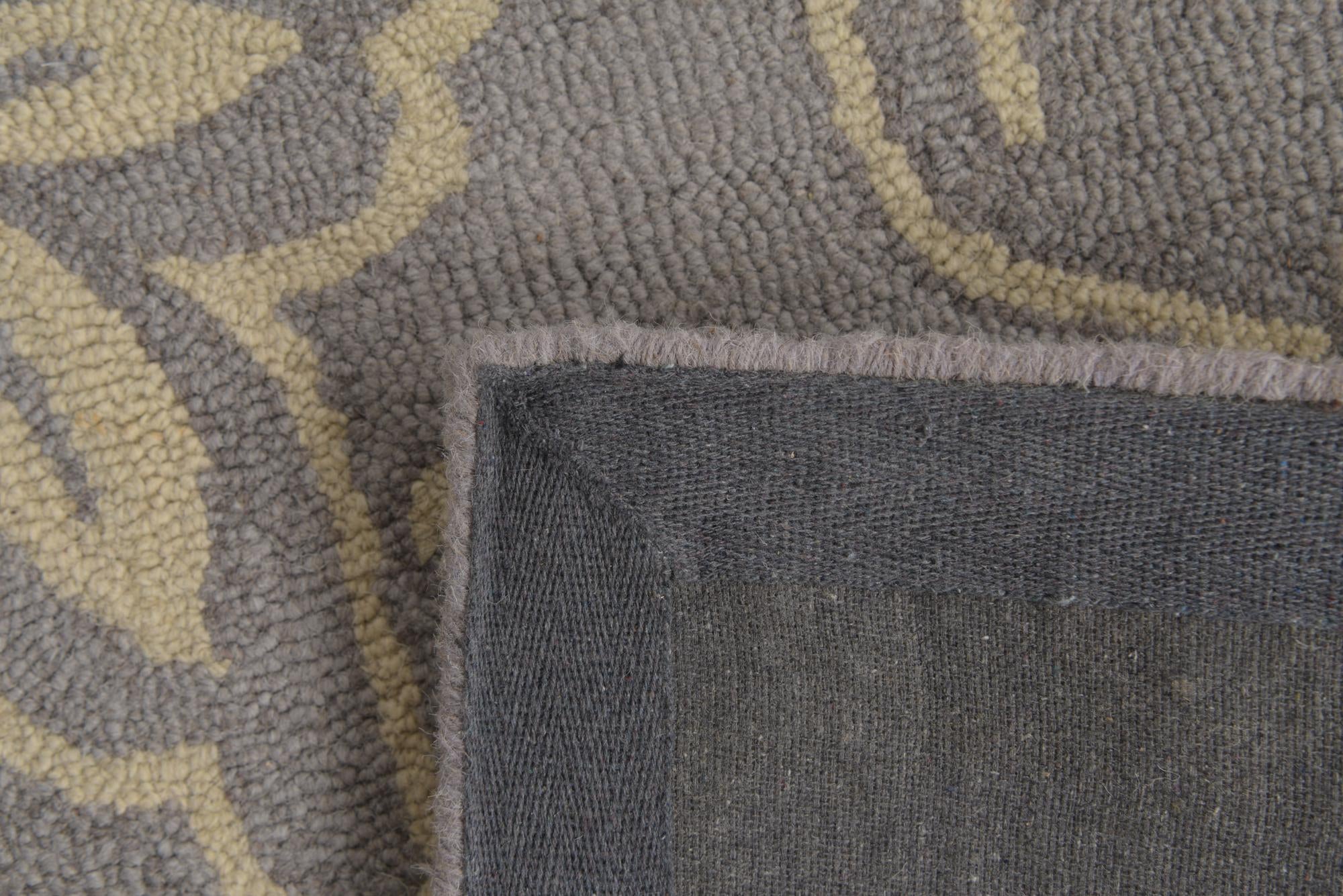 5' x 8' 1 Agra Wool Rug