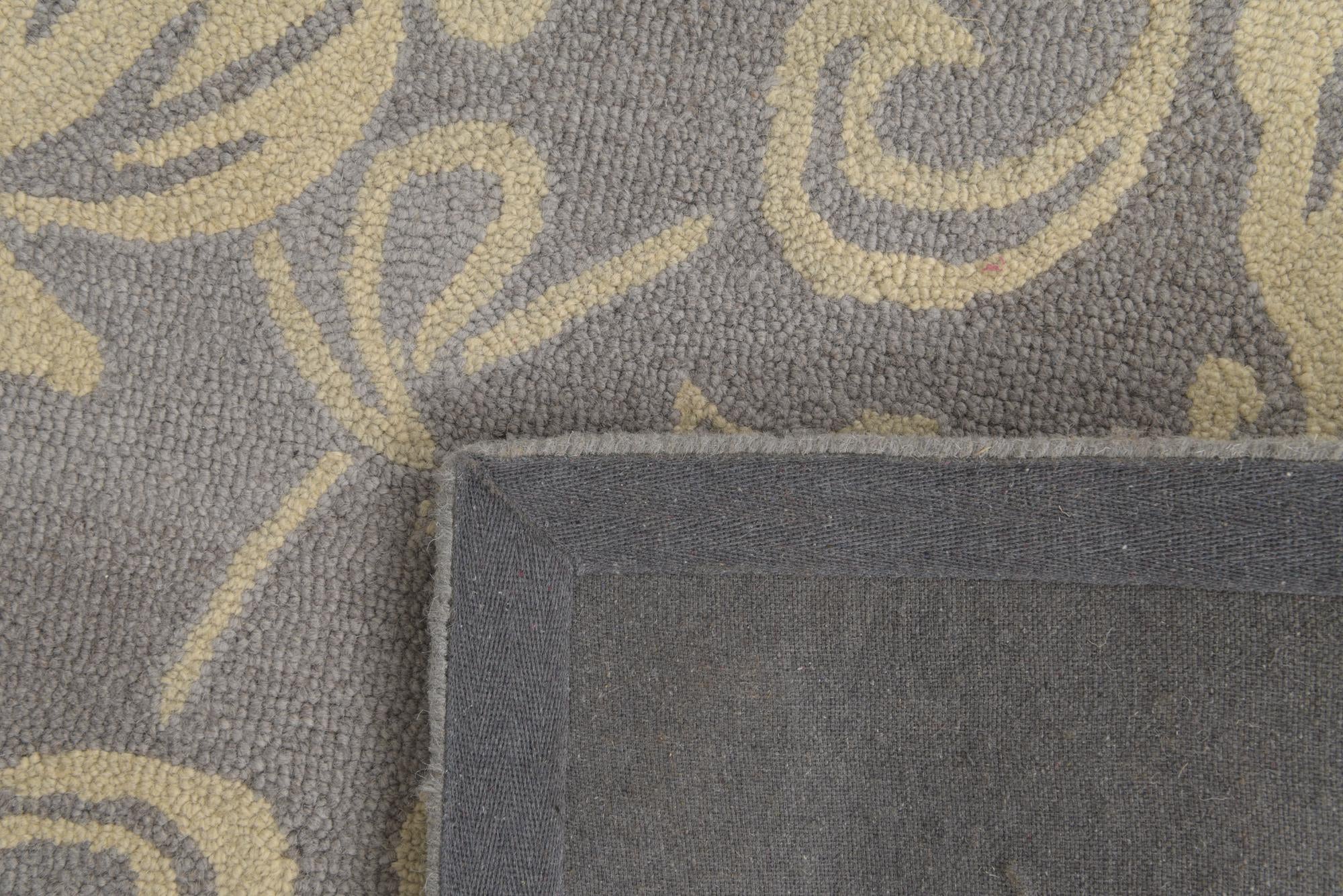 5' x 8' Agra Wool Rug