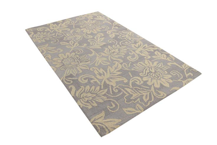 Detail image of 5' x 8' Agra Wool Rug