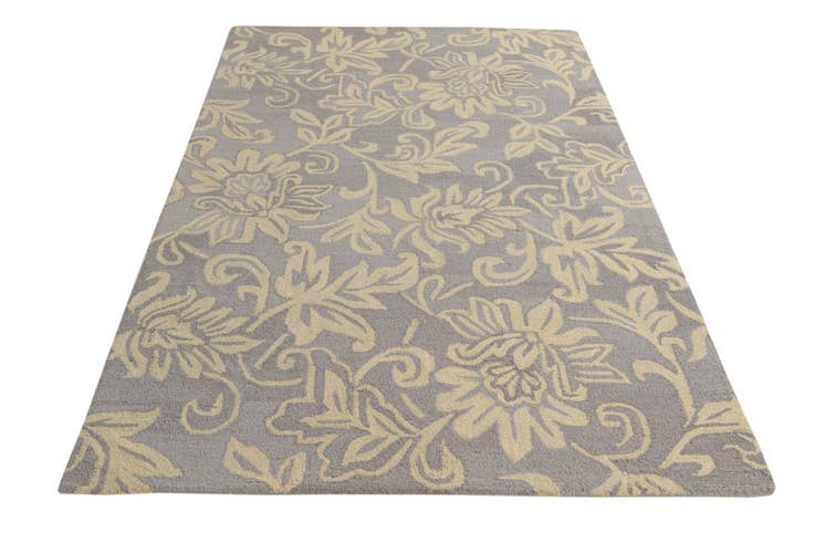Detail image of 5' x 8' Agra Wool Rug
