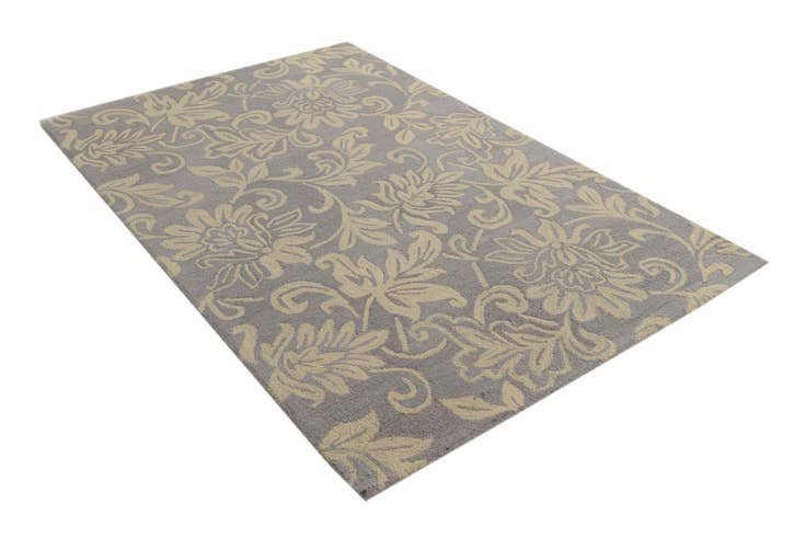 Detail image of 5' 1 x 8' Agra Wool Rug