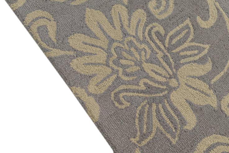 Detail image of 5' 1 x 8' Agra Wool Rug