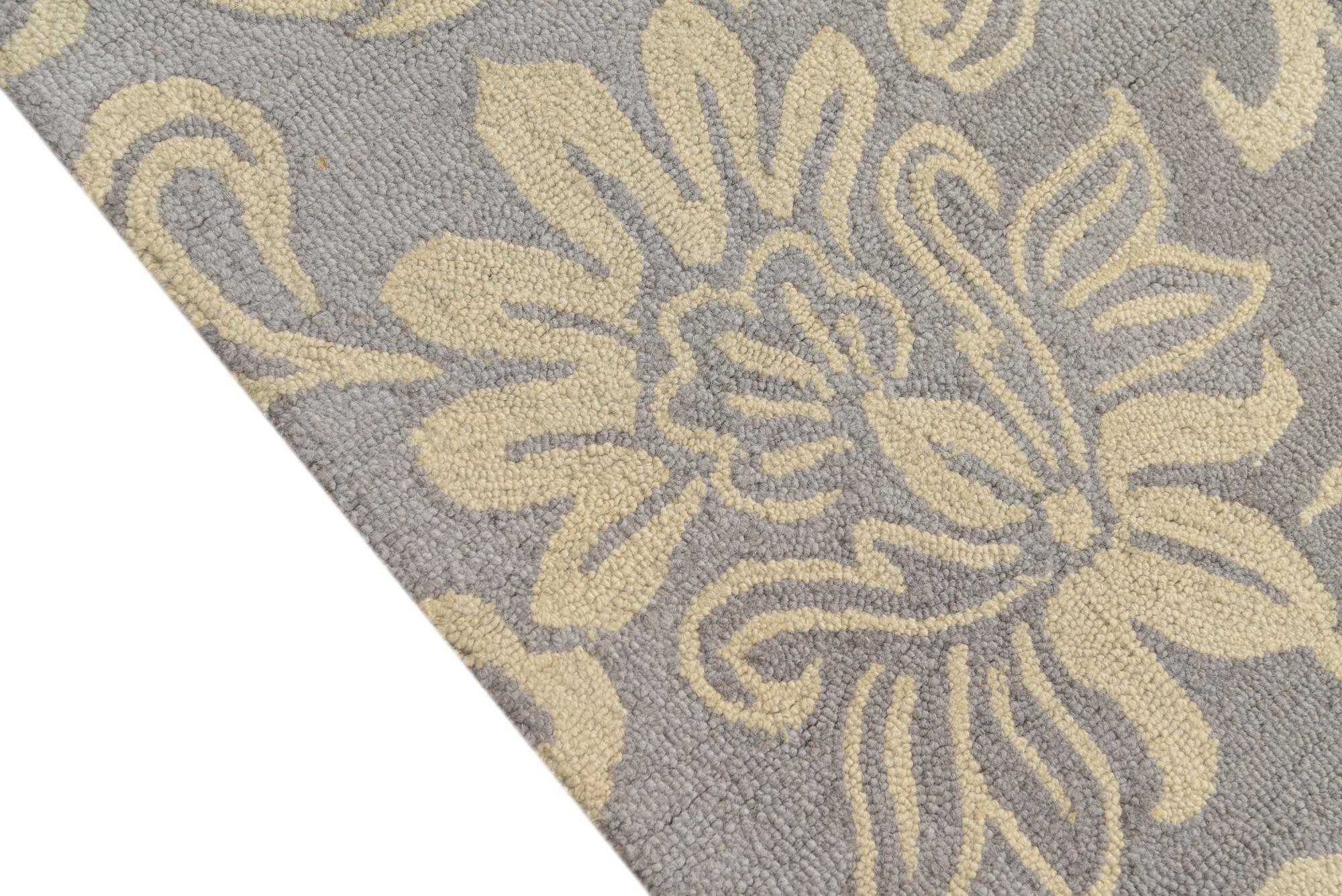 5' x 8' Agra Wool Rug