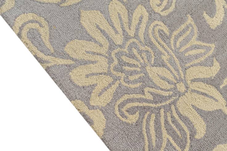 Detail image of 5' x 8' Agra Wool Rug