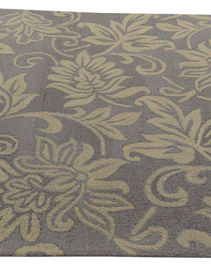 Detail image of 5' x 8' Agra Wool Rug