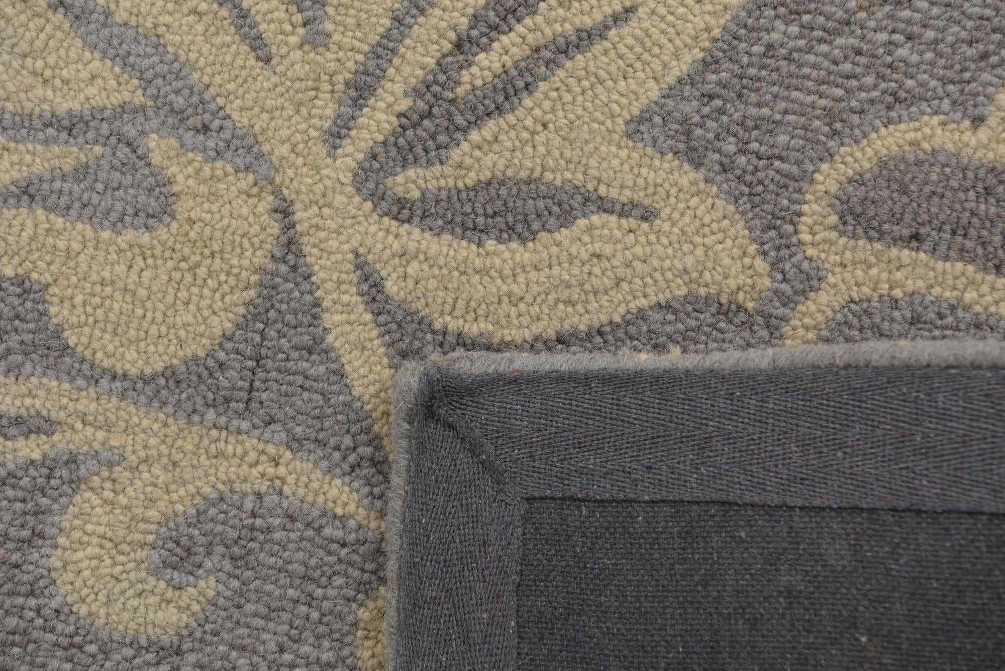 5' x 8' Agra Wool Rug