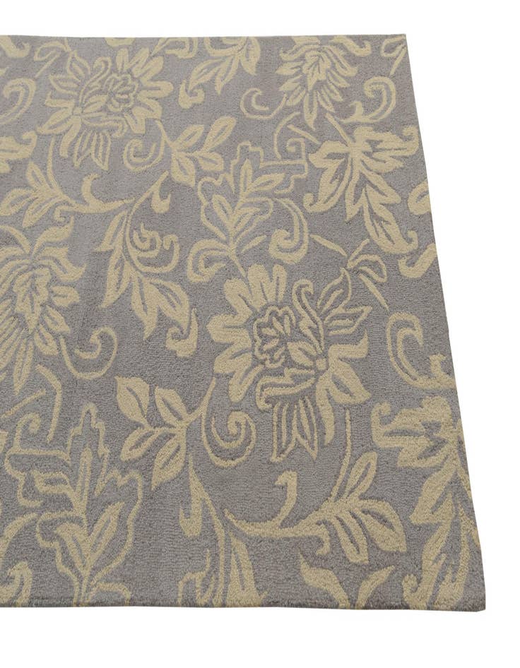 Detail image of 5' x 8' Agra Wool Rug