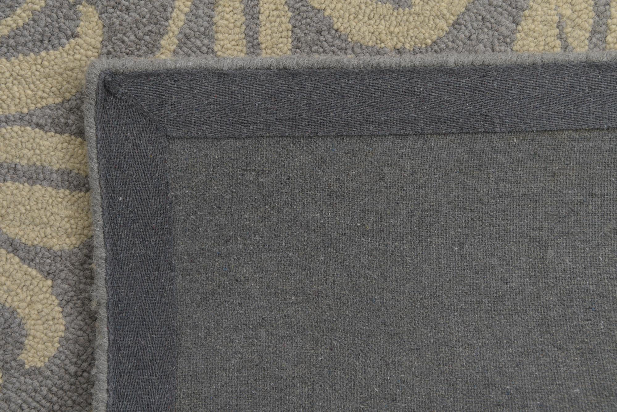 5' x 8' Agra Wool Rug