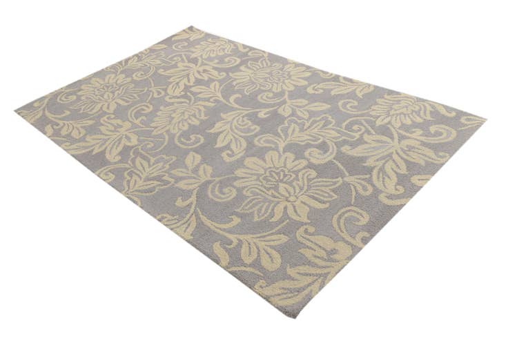 Detail image of 5' x 8' Agra Wool Rug