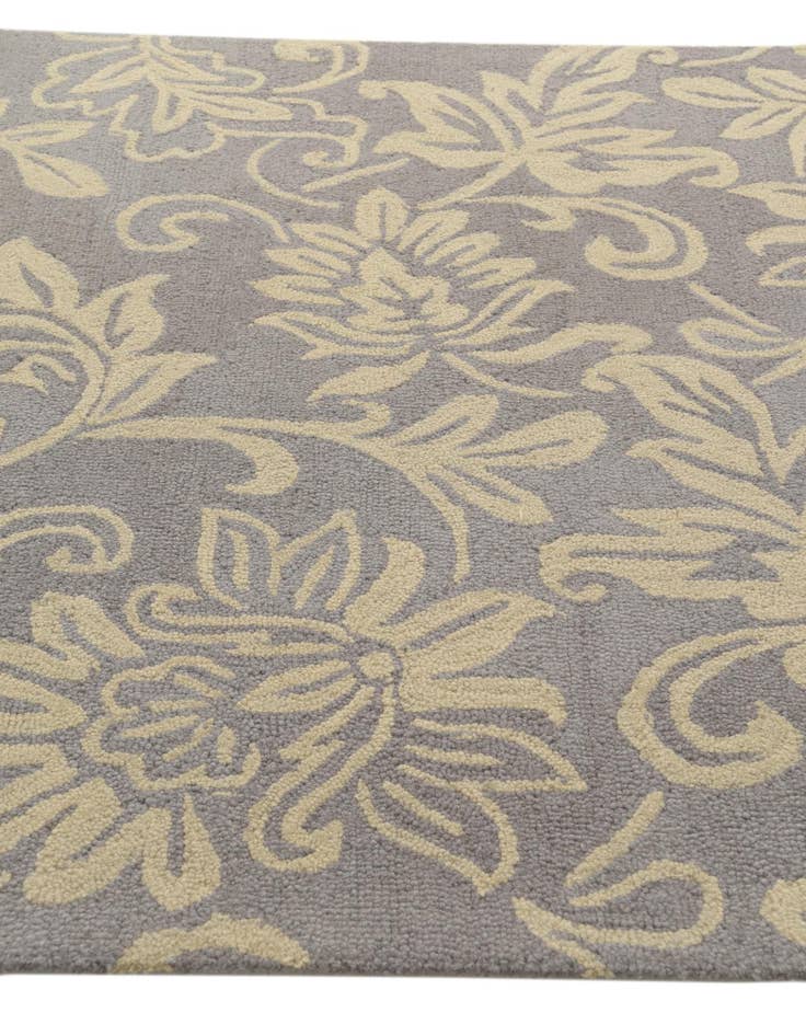 Detail image of 5' x 8' Agra Wool Rug