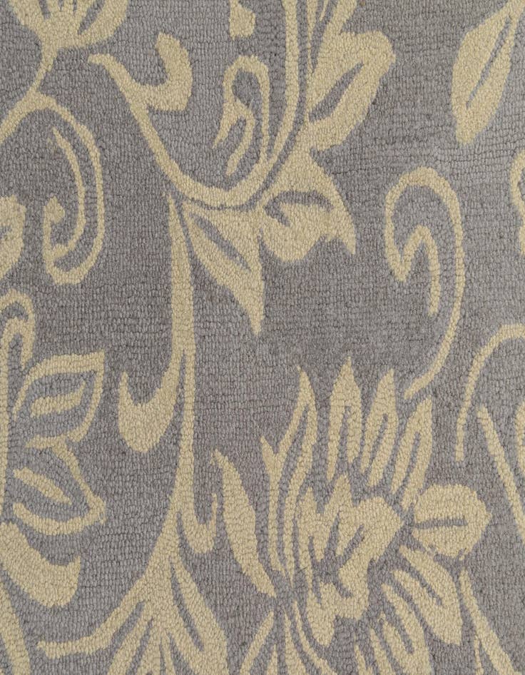 Detail image of 5' x 8' Agra Wool Rug