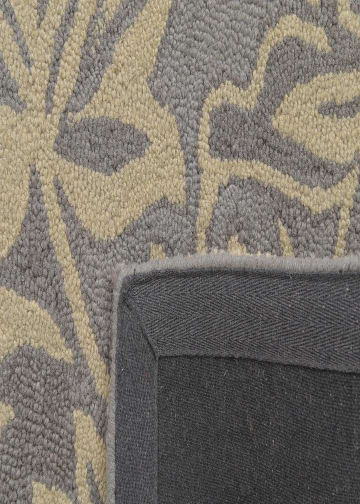 5' x 8' Agra Wool Rug