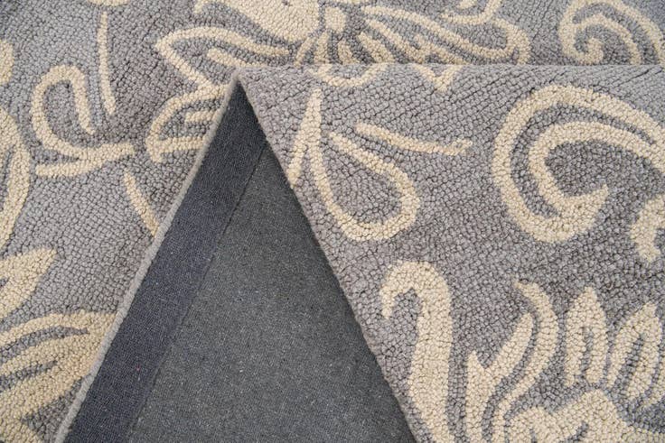 Detail image of 5' x 8' Agra Wool Rug