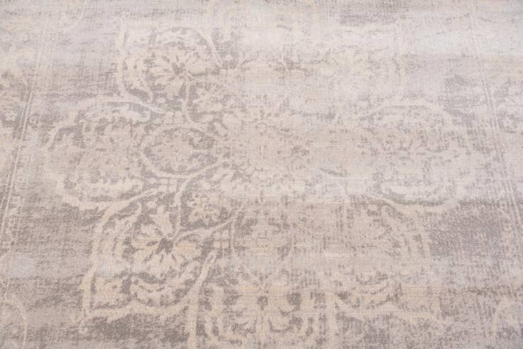 Detail image of 4' 10 x 8' Alexis Rug