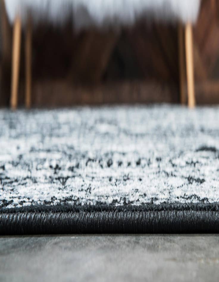 Detail image of 7' x 10' Ankara Rug