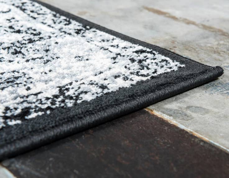 Detail image of 4' x 6' Ankara Rug