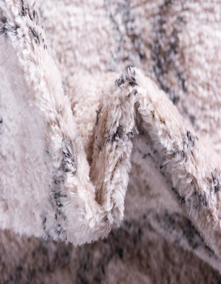 Detail image of 2' 4 x 3' 3 Artemis Rug