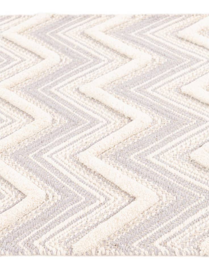 Detail image of 2' x 3'  Hand Braided Jute Rug