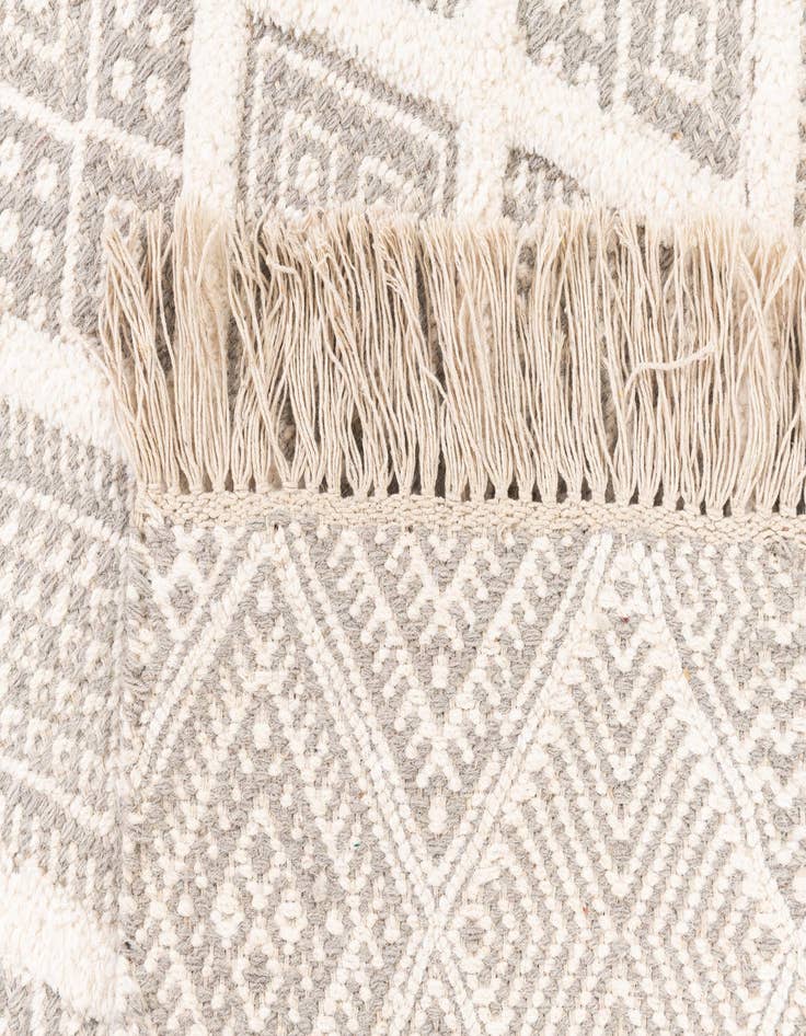 Detail image of 2' x 3'  Hand Braided Jute Rug