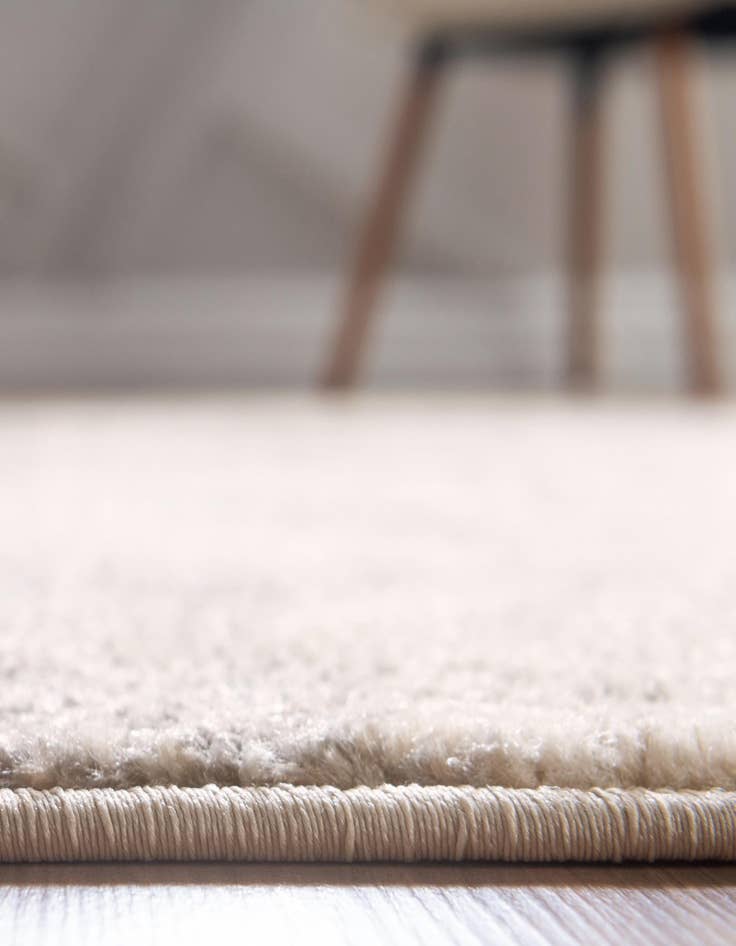 Detail image of 4' x 6'  Washable Capri Rug