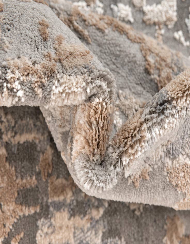 Detail image of 9' x 12' Caspian Rug